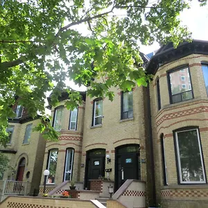 https://keppner-guesthouse.niagara-fallshotels.com