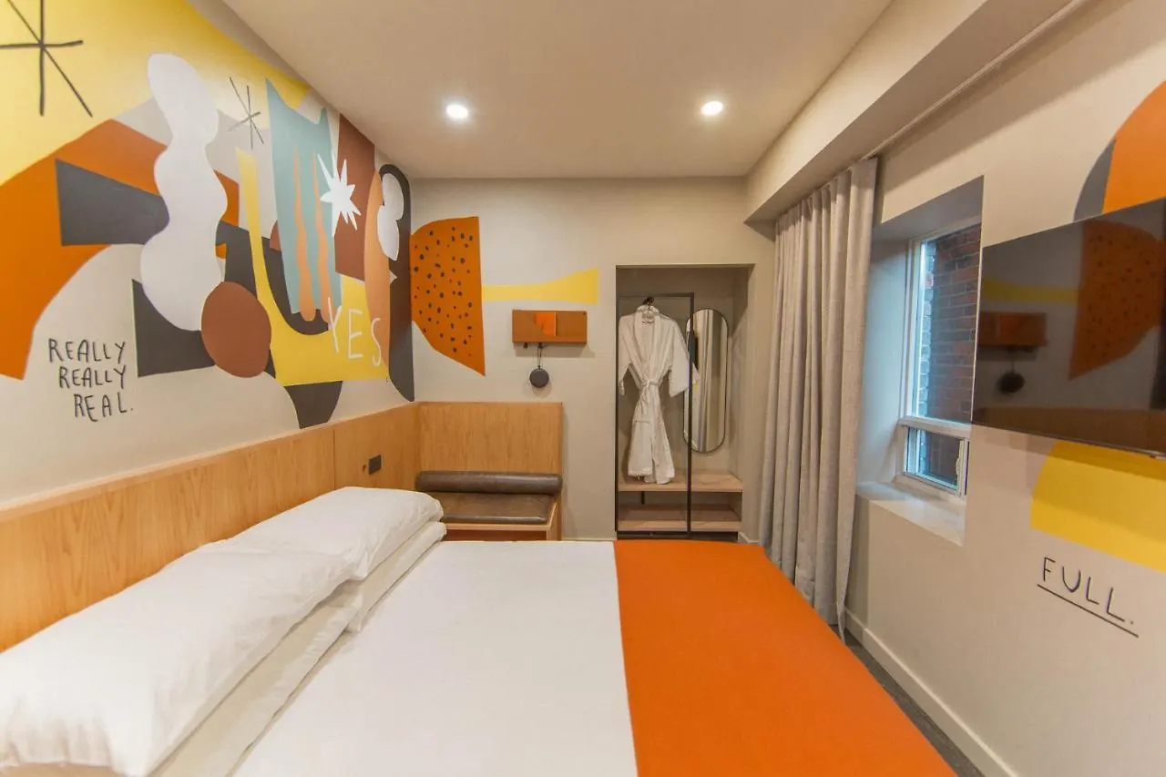 Ode Hostel Toronto