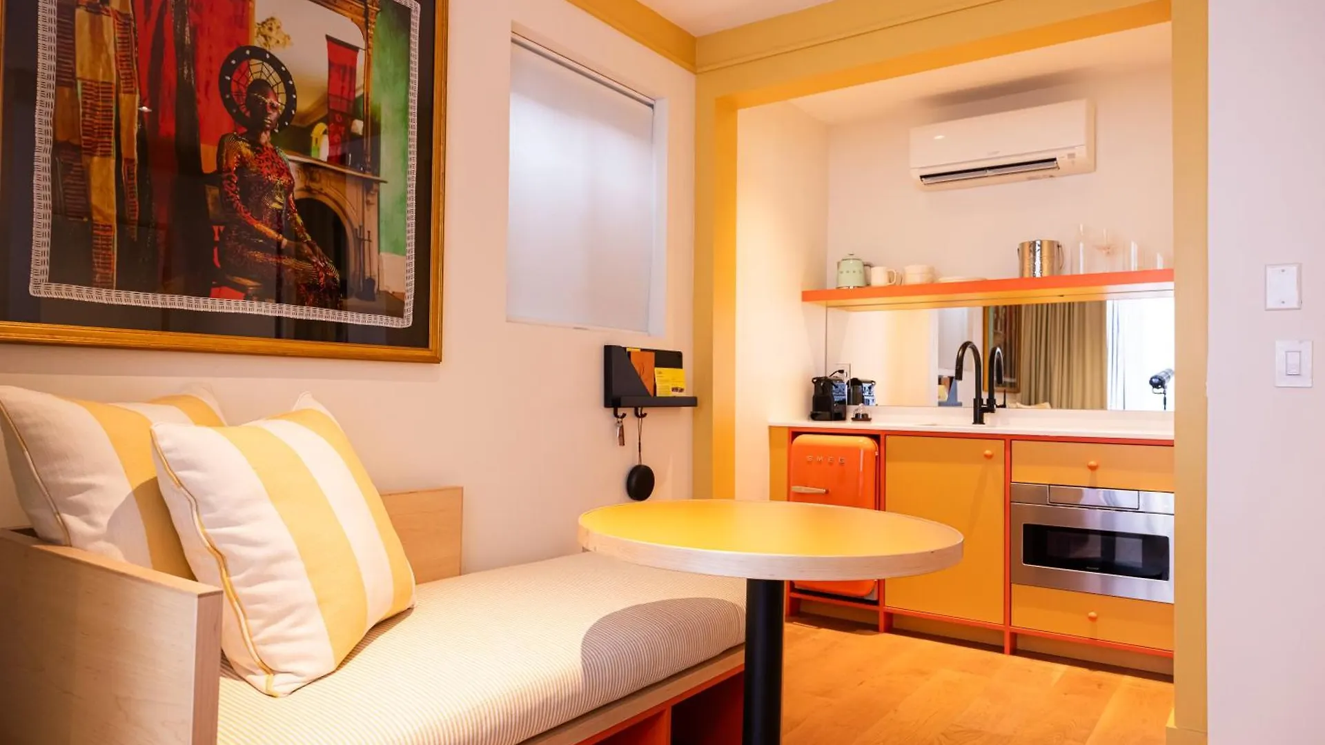 Ode Hostel Toronto